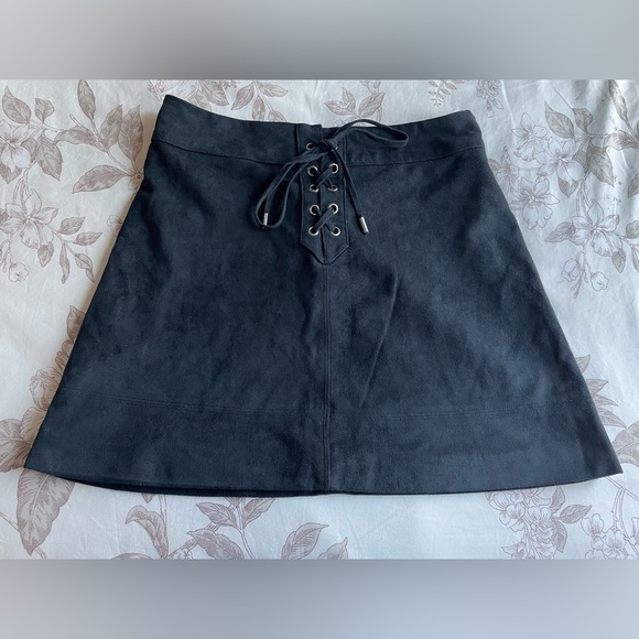 Abercrombie & Fitch Dresses & Skirts - Abercrombie Black Faux Suede Lace Up Mini Skirt 0 Whimsigoth Grunge Witchy Boho